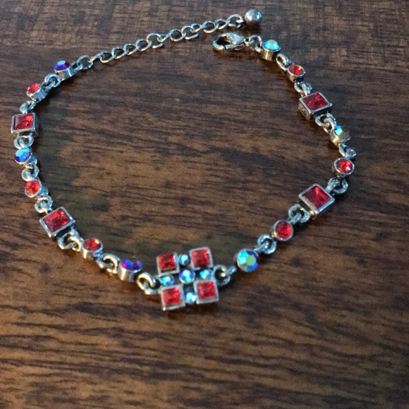 🌸💗FREE w/ purchase! Cute shiny red bracelet ! - Picture 2 of 3